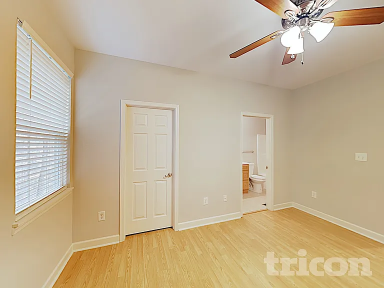 805 Stratford Rd — Photo 11