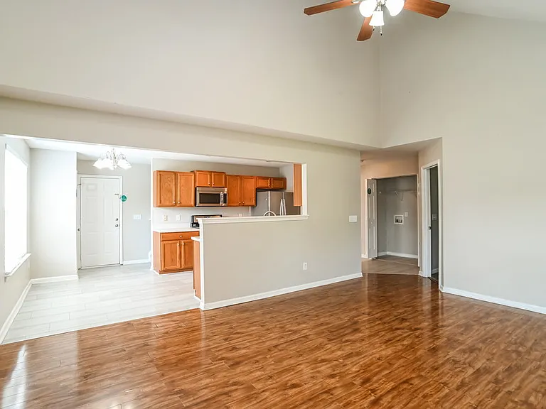 3004 Omaha Dr — Photo 4