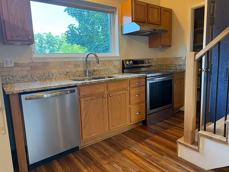 223 Maggie St #B — Photo 12