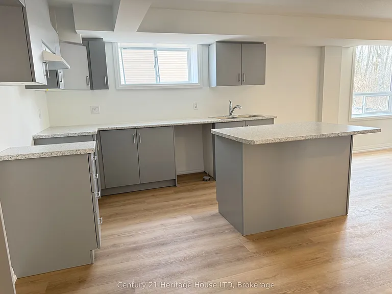 736 Burwell St — Photo 2