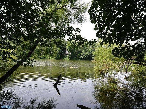 Lake/Pond