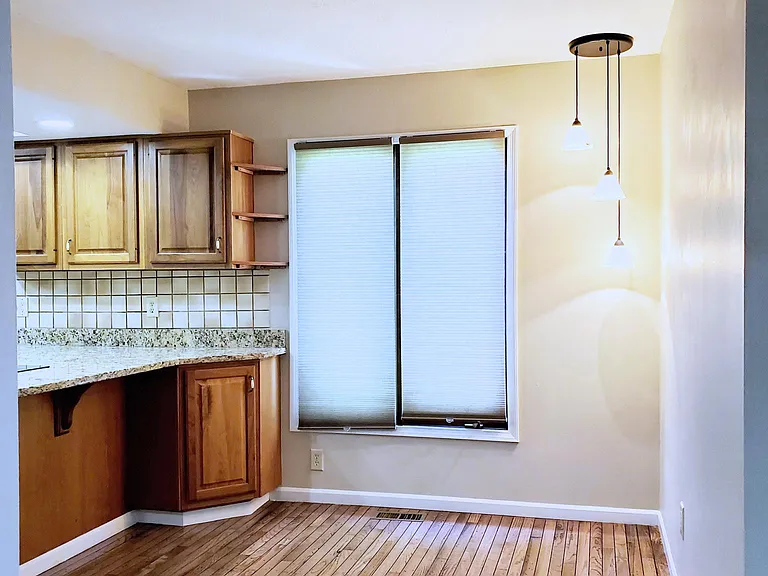 5990 Kirkwall Ct W — Photo 12