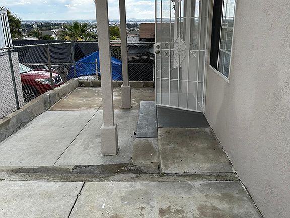 2nd image of 923 Herbert Ave #925