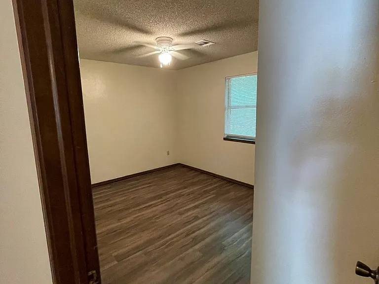 1123 S Blakeley St — Photo 3