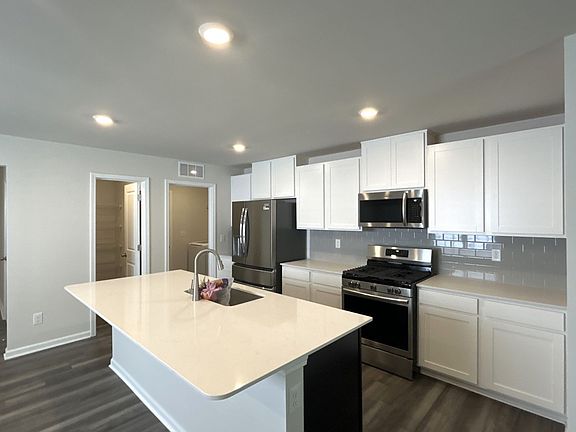 3rd image of 10223 Chatham Run Ln