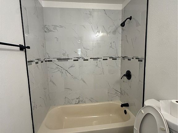 4th image of 3123 W 67th St