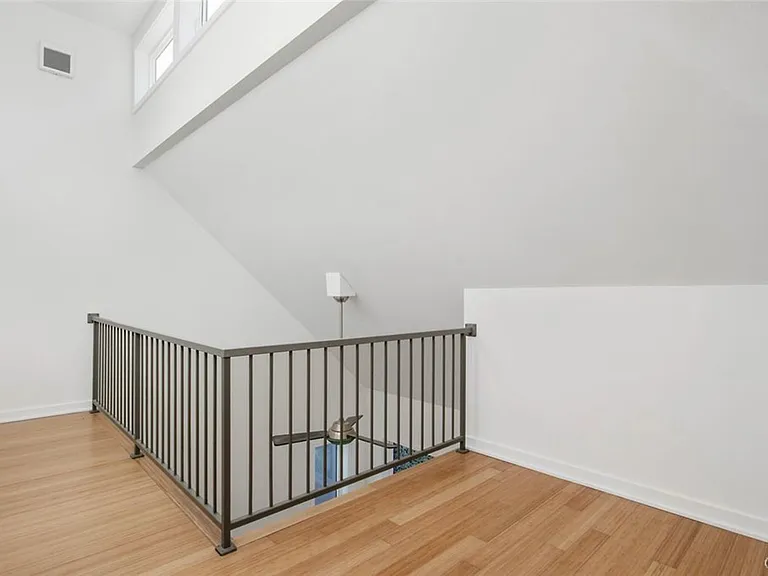 621 Otisco St — Photo 28