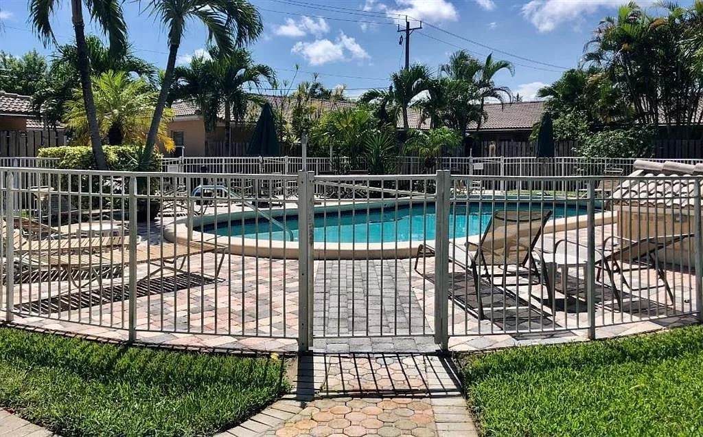 Studio, 1.0 bath, 264 sqft, $1,250 — Photo 2