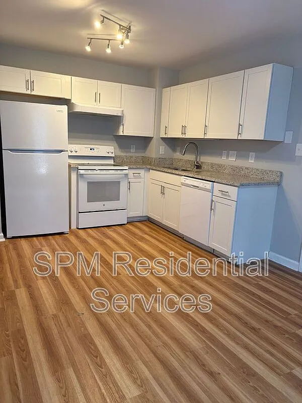 1 bed, 1.0 bath, 550 sqft, $1,200 — Photo 2