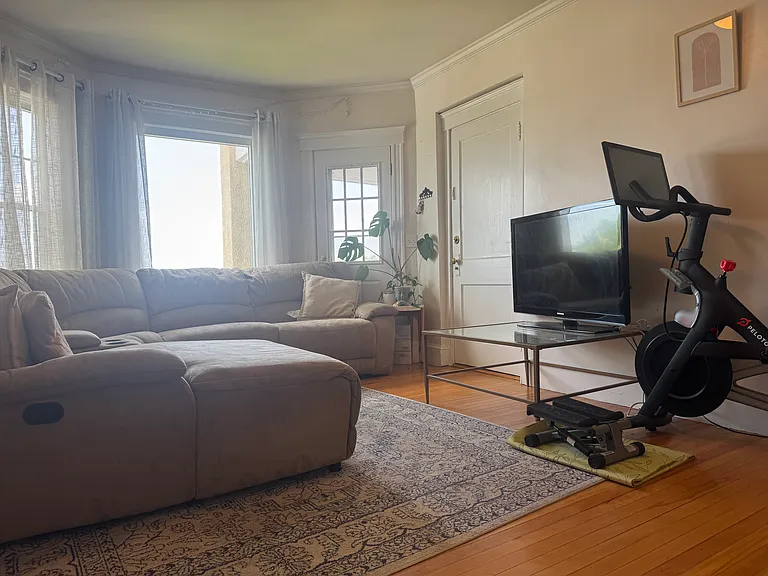 33 Main St #6 — Photo 2
