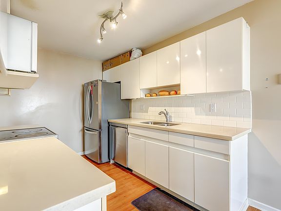 2nd image of 14980 101a Ave #210