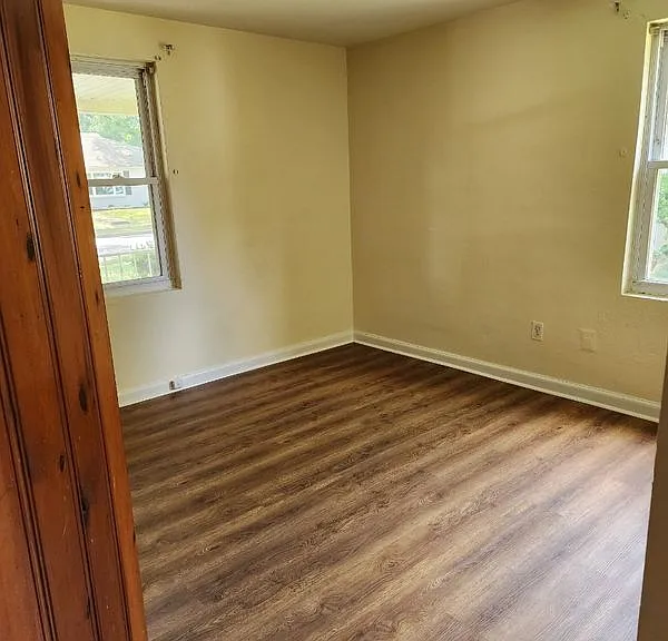 3556 Riverside Dr — Photo 9