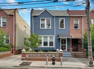 3709 20th Rd, Astoria, NY 11105