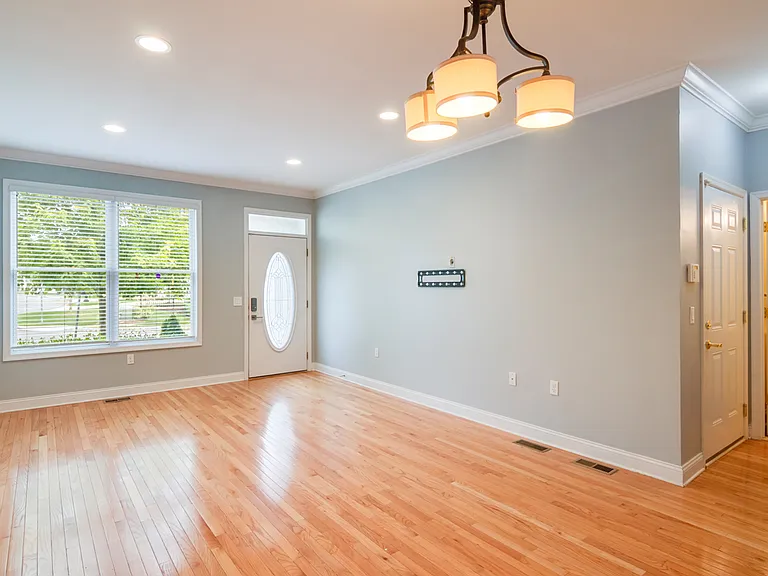 1503 Whitney Ln #1503 — Photo 2