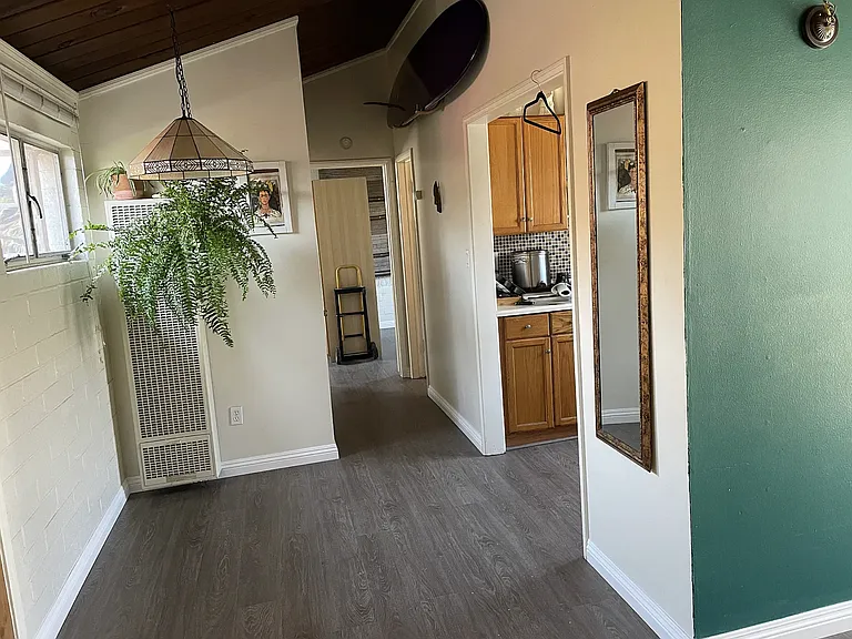 4460 1/2 Bond St — Photo 3