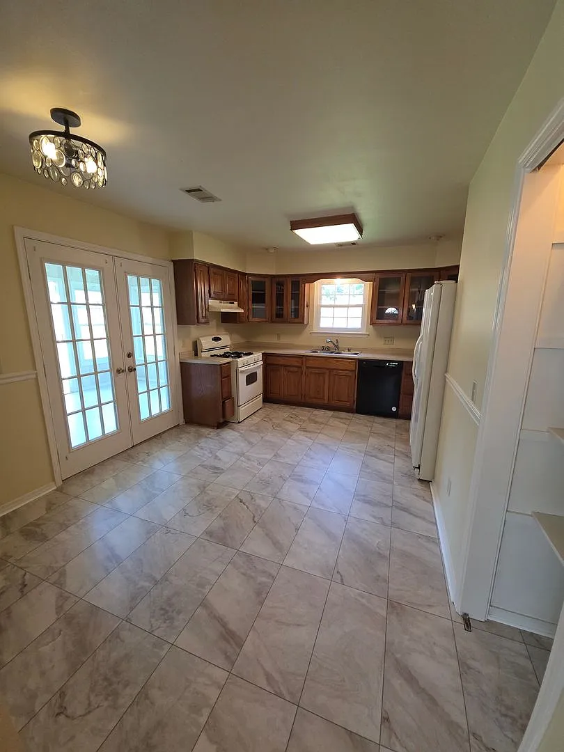 604 Cricket Cove — Photo 3