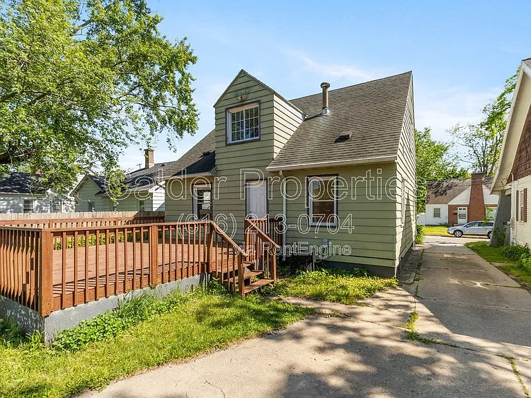 1031 Merrifield St SE — Photo 39
