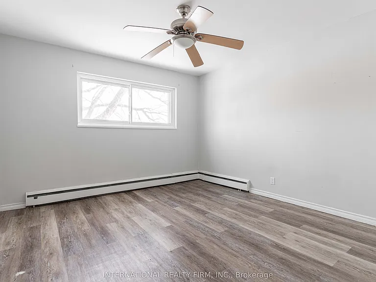 75 King Edward Ave — Photo 13