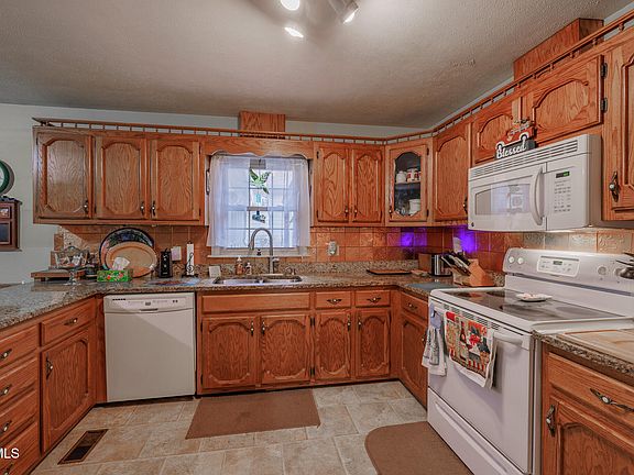 5th image of 104 Chappell Rd