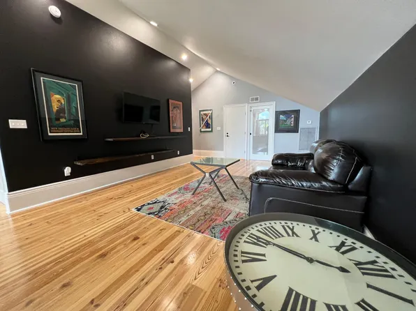 2632 Peniston St #B, New Orleans, LA 70115