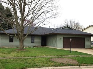 2808 Susan Stone Dr, Urbana, IL 61802