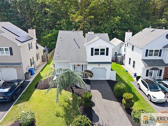 3rd image of 25 Shelley Rd