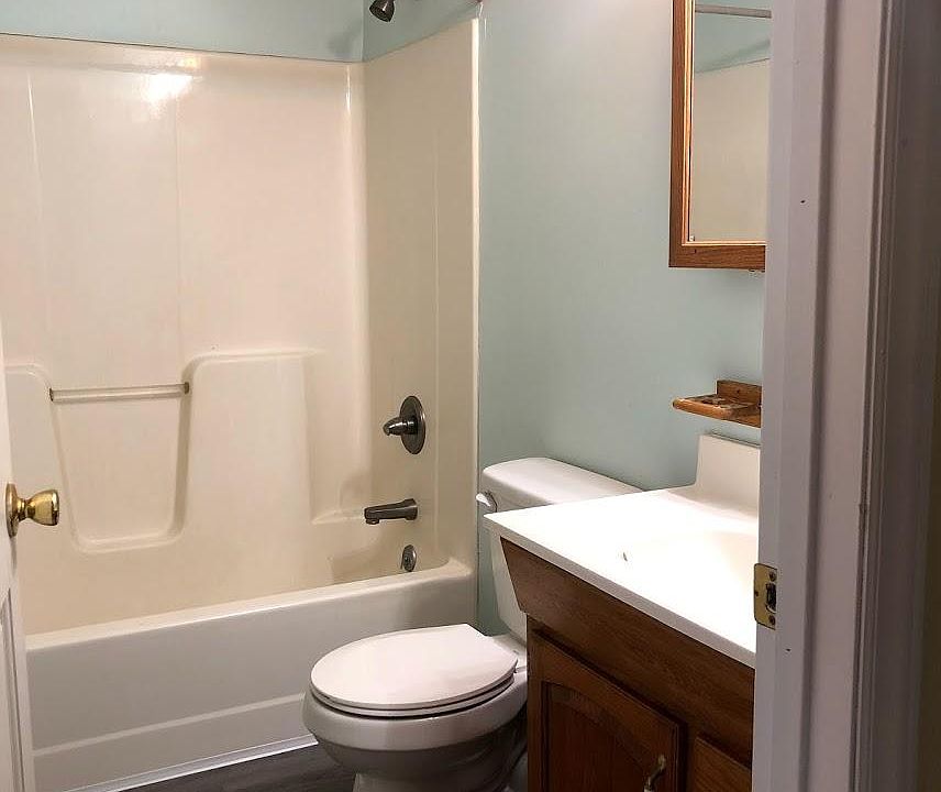 483 1/2 Bathroom