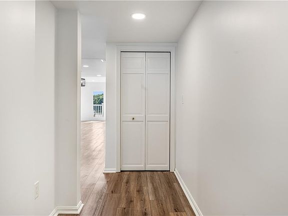 5th image of 152 Crompton Ave APT 5