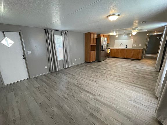 3rd image of 749 N Grady Ave