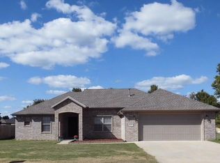 710 Bonnie Scotland Dr, Prairie Grove, AR 72753