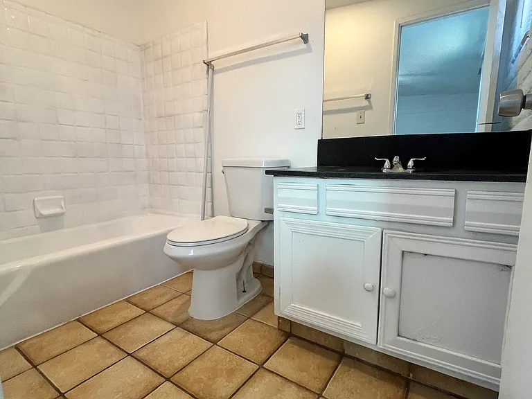 2630 N 14th Ave #3 — Photo 6