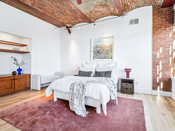 174 Washington Street image 22 of 32