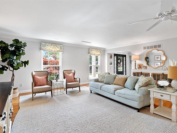 5th image of 2258 Dunroyal Dr