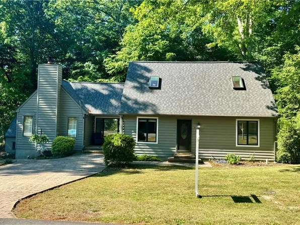 6 Foxcroft Rd, Williamsburg, VA 23188