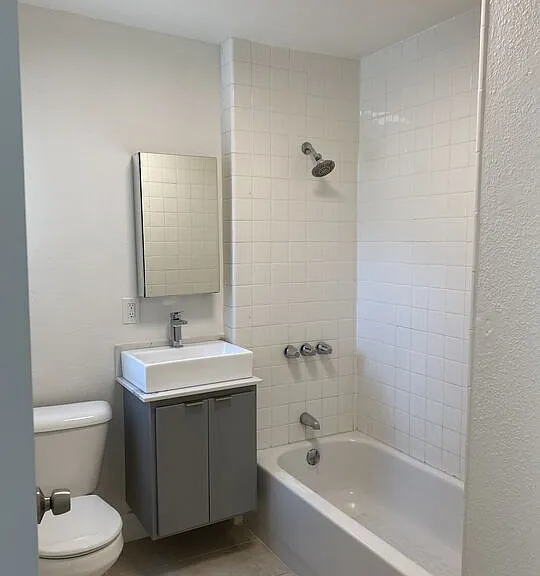 5528 Franklin Ave — Photo 8