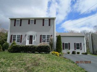 63 Orchard Valley Dr, Cranston, RI 02921