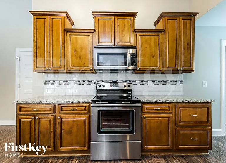 621 Dobson St — Photo 7