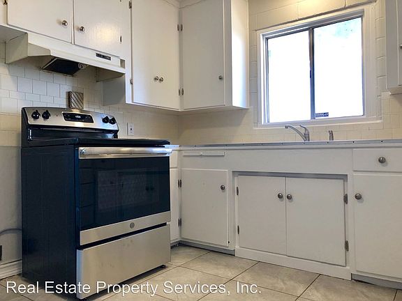 4th image of 2407 Boxwood St