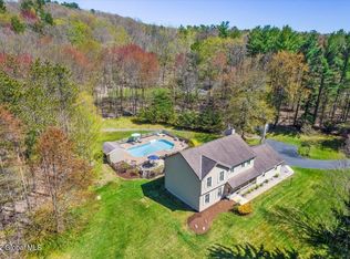 18 Heather Ridge Rd, Averill Park, NY 12018