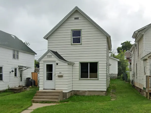 213 2nd St SW, Chisholm, MN 55719