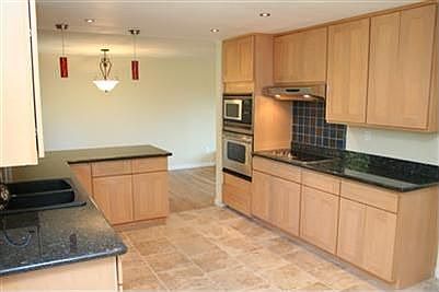Gourmet Kitchen - Brand New Stainless Appliances