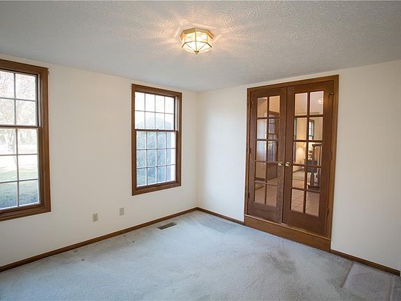 4th image of 341 Long Pointe Dr