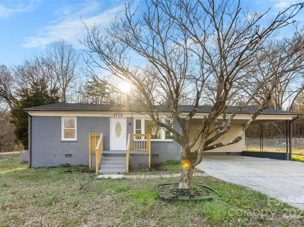 2729 Springbrook Cir, Gastonia, NC 28052