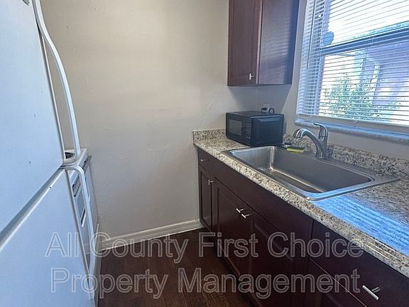 5th image of 3071 Park Ln #3