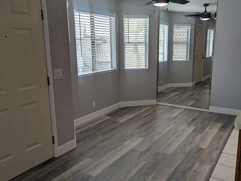 433 Mesa Blvd #201 — Photo 4