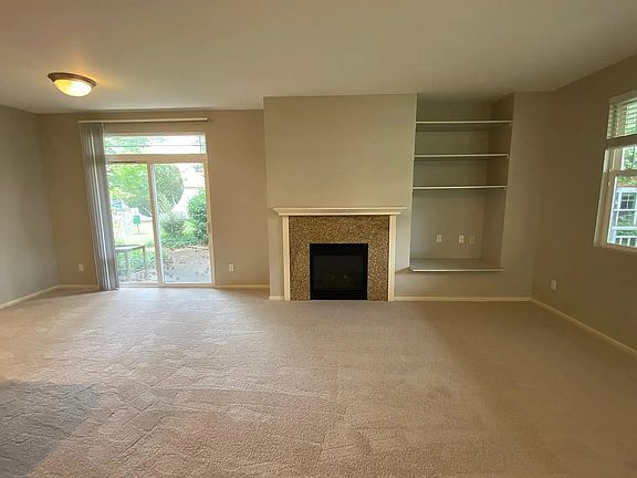 3rd image of 535 225th Pl NE