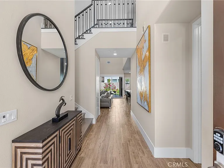 57 Ray — Photo 2