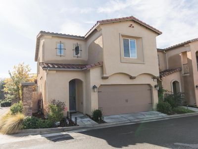806 Lassen Ln W, Madera, CA, 93636