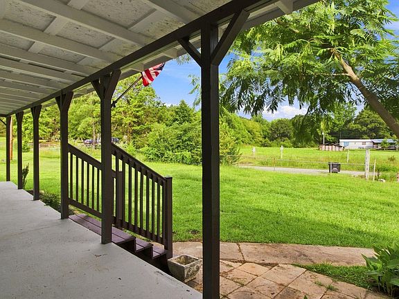 4th image of 180 Hall Rd