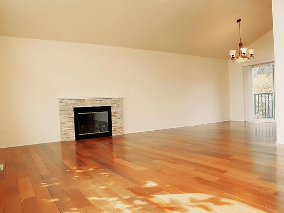 3rd image of 10526 158th Ave NE